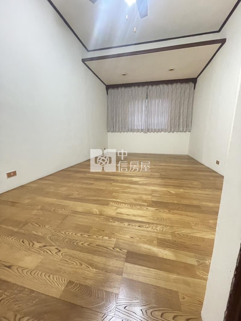 義興國小雙車位透天房屋室內格局與周邊環境