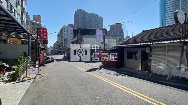 台中西區科博危老建地房屋室內格局與周邊環境