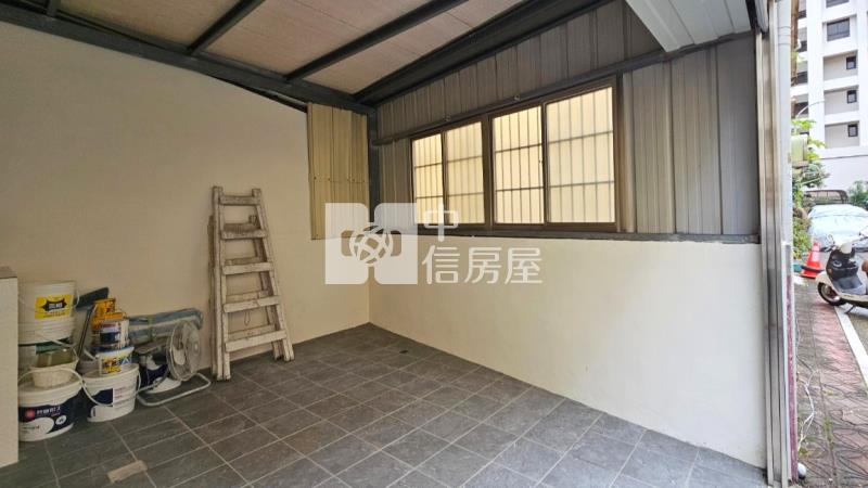 文心崇德捷運旁邊間車庫透天房屋室內格局與周邊環境