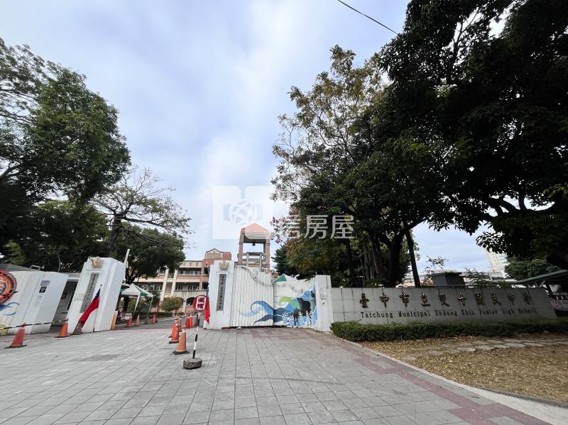 一中活路透天房屋室內格局與周邊環境