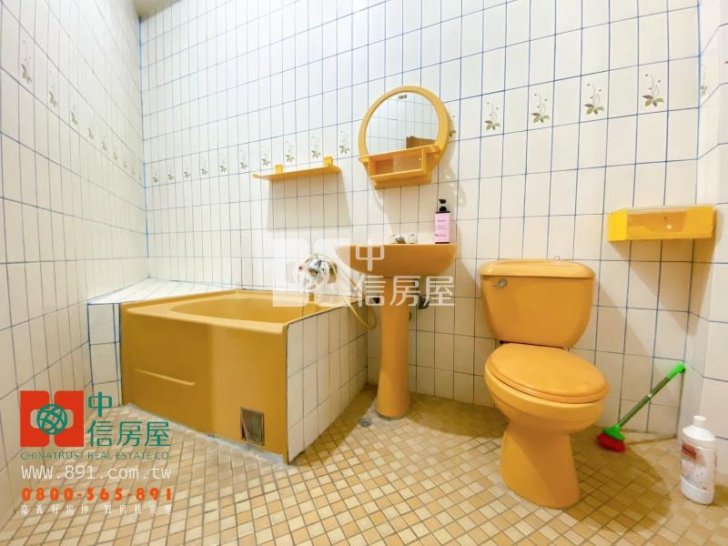 朴子山通路邊間店面房屋室內格局與周邊環境
