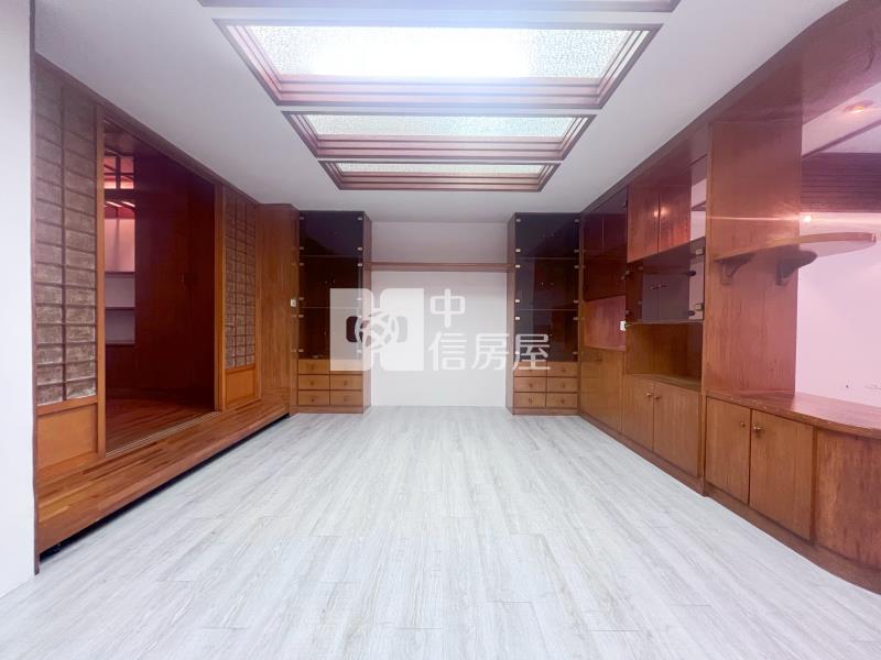 捷運旁雙橡園3房車位房屋室內格局與周邊環境