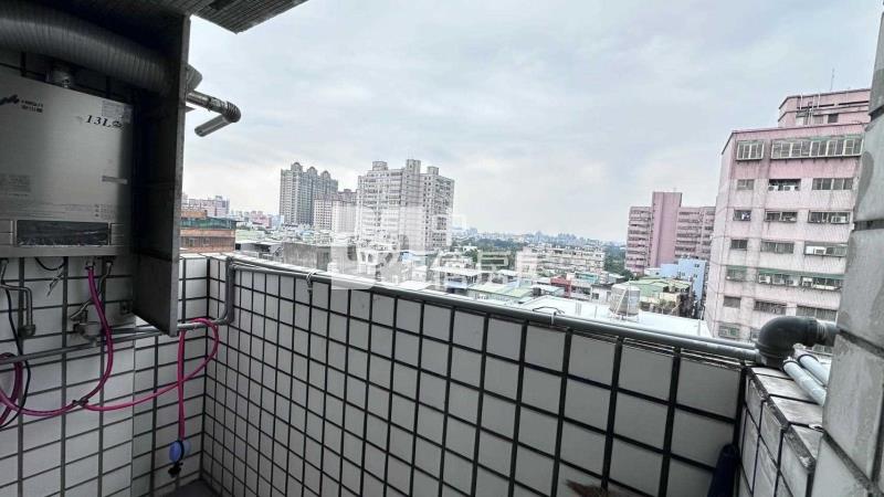 華勛忠貞電梯美三房房屋室內格局與周邊環境