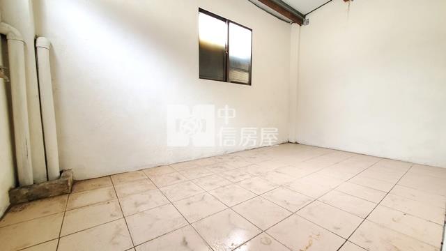 信義國小便宜邊間小透天房屋室內格局與周邊環境