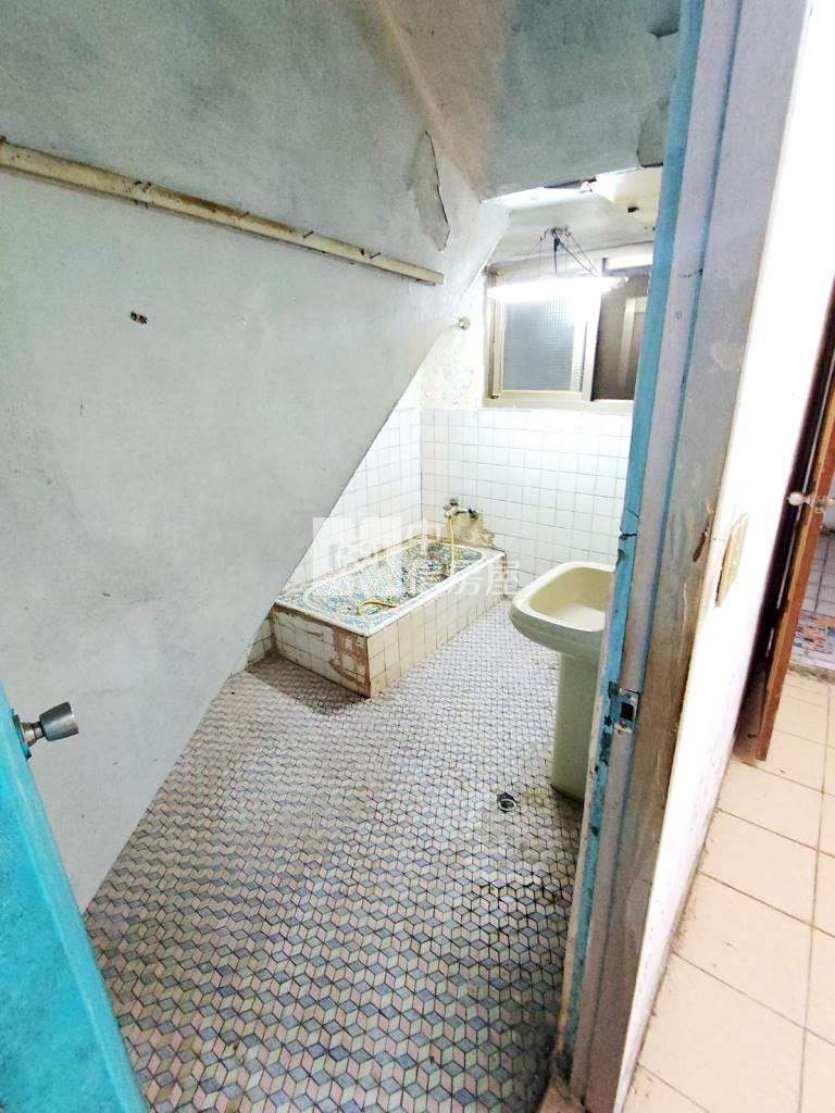 【新世紀】中原大潤發商圈透天房屋室內格局與周邊環境