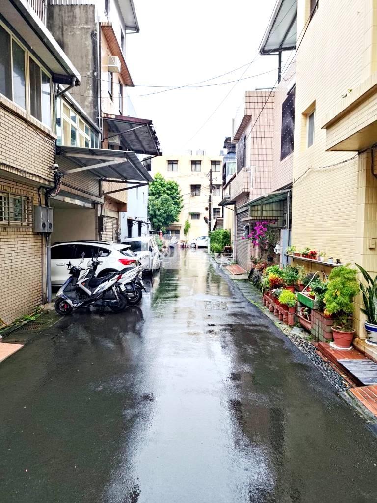 【新世紀】中原大潤發商圈透天房屋室內格局與周邊環境