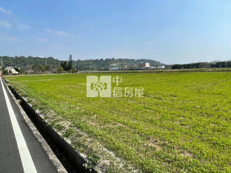 竹北市鳳岡路旁方正美農地房屋室內格局與周邊環境