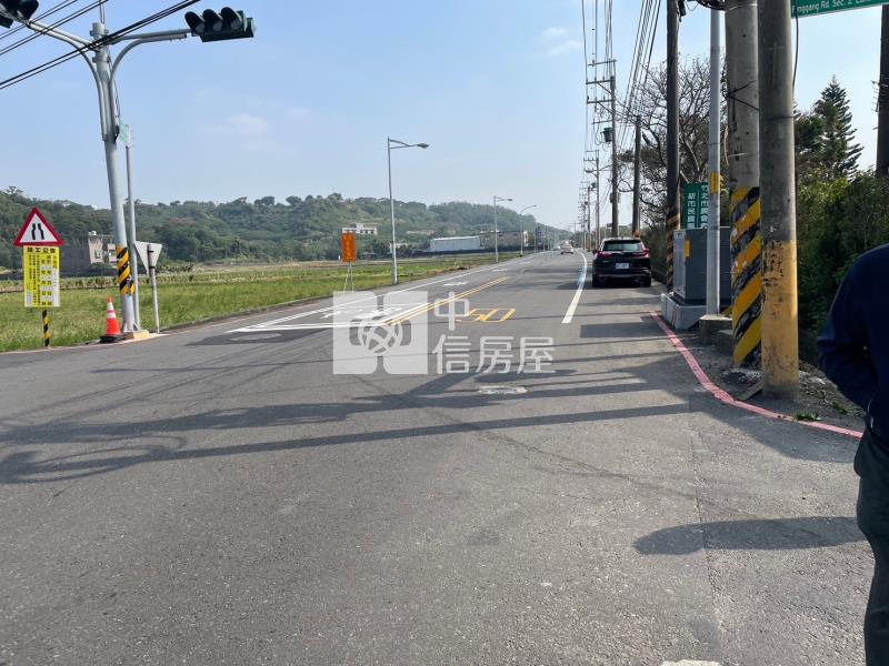 竹北市鳳岡路旁方正美農地房屋室內格局與周邊環境