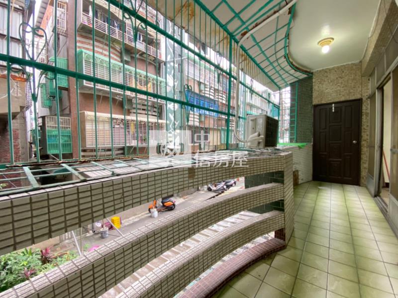 近桃園後站,桃鶯路商圈,低總價二樓公寓房屋室內格局與周邊環境