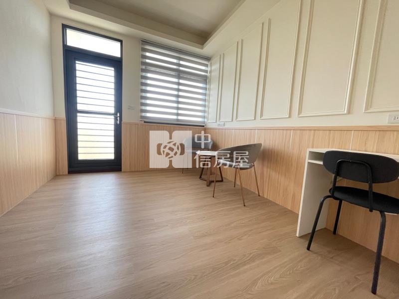 斗六全新整理大面寬車庫別墅房屋室內格局與周邊環境