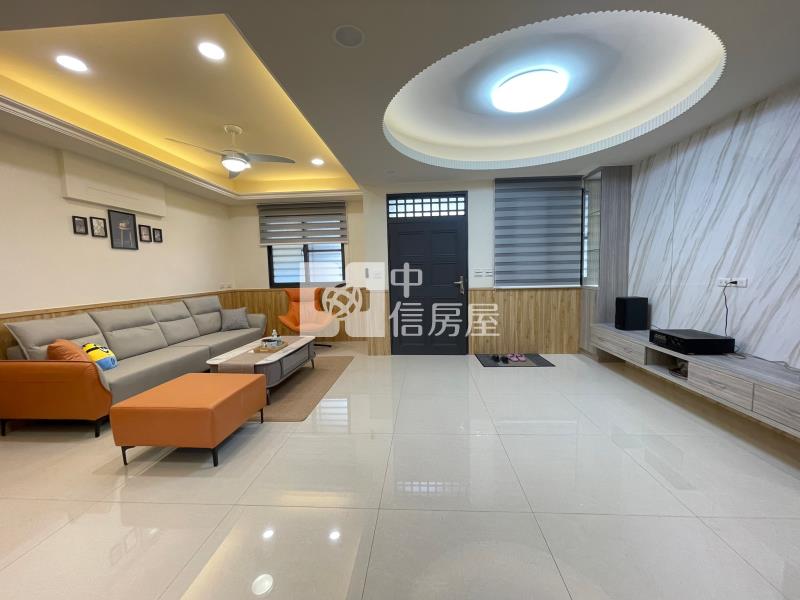 斗六全新整理大面寬車庫別墅房屋室內格局與周邊環境