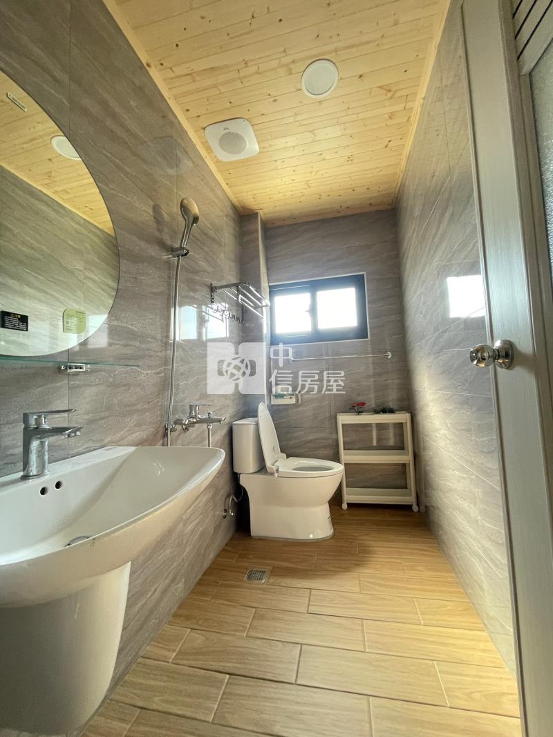 斗六全新整理大面寬車庫別墅房屋室內格局與周邊環境