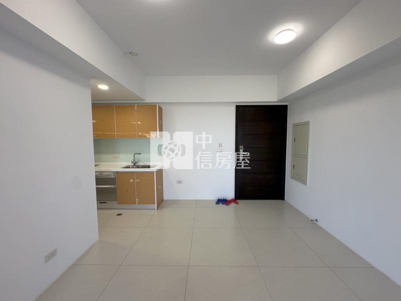 皇家極光|沙鹿市中心|絕版大兩房平車房屋室內格局與周邊環境