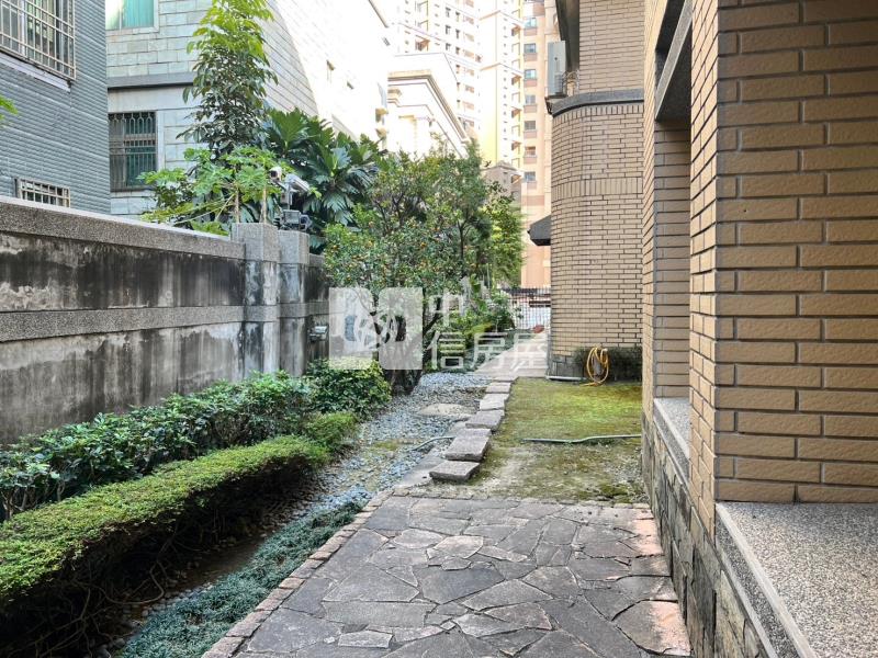 七期市政大地坪公園大別墅房屋室內格局與周邊環境
