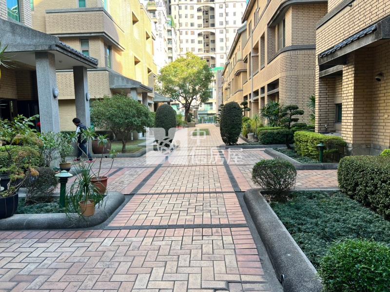 七期市政大地坪公園大別墅房屋室內格局與周邊環境