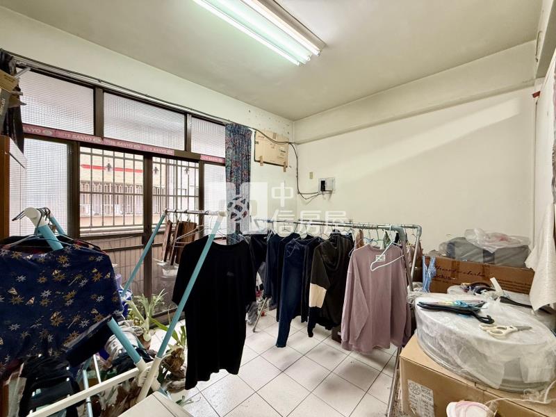 獨家!潭子車站旁臨路住店房屋室內格局與周邊環境