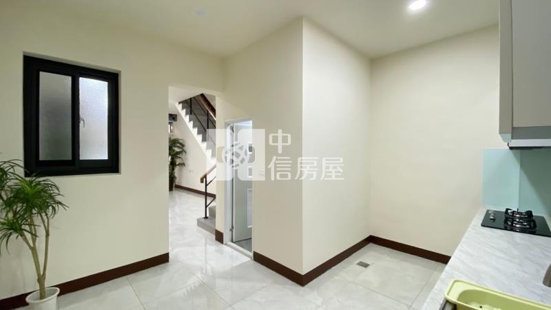 文心崇德捷運全新整理透天房屋室內格局與周邊環境
