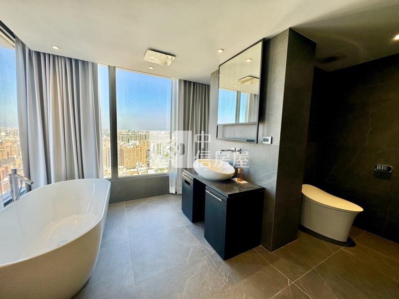 秋紅谷高樓層裝潢視野戶+雙平車房屋室內格局與周邊環境