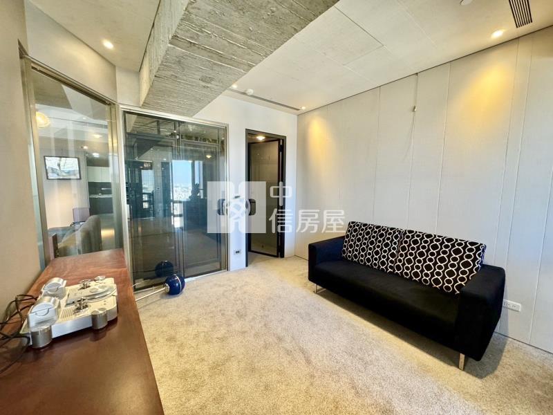 秋紅谷高樓層裝潢視野戶+雙平車房屋室內格局與周邊環境