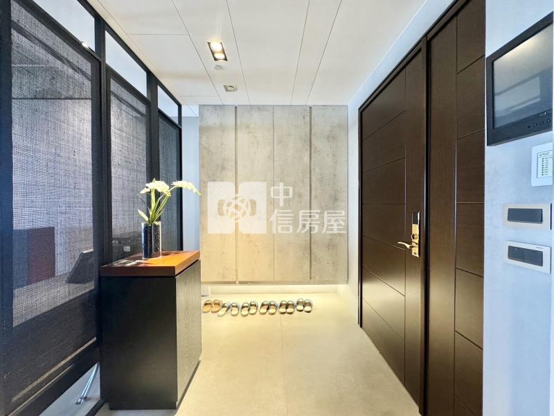 秋紅谷高樓層裝潢視野戶+雙平車房屋室內格局與周邊環境