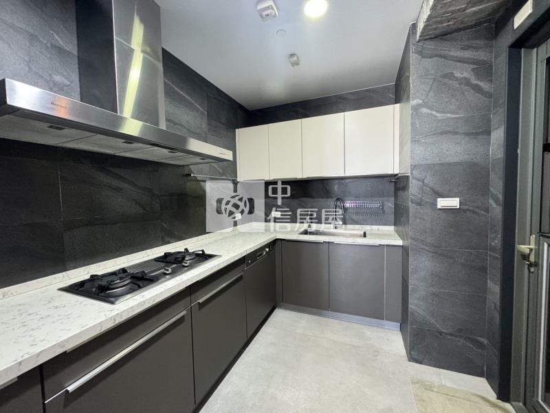 秋紅谷高樓層裝潢視野戶+雙平車房屋室內格局與周邊環境