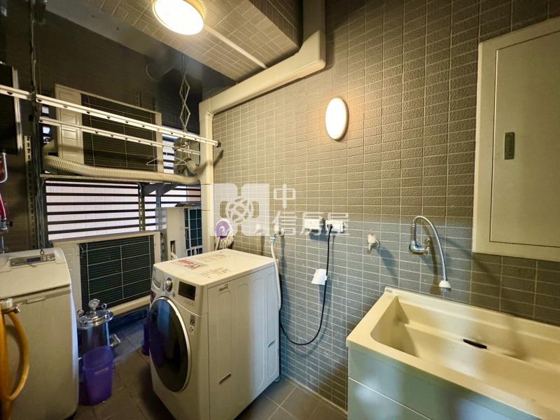 秋紅谷高樓層裝潢視野戶+雙平車房屋室內格局與周邊環境