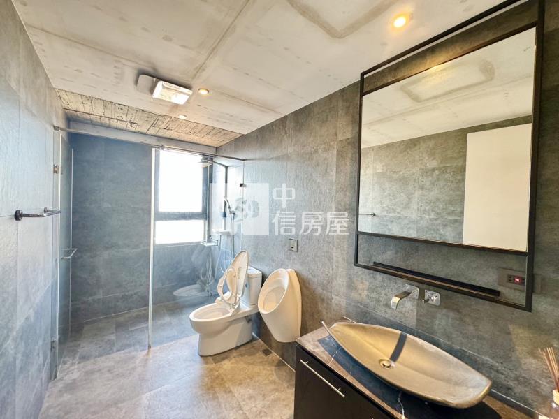 秋紅谷高樓層裝潢視野戶+雙平車房屋室內格局與周邊環境