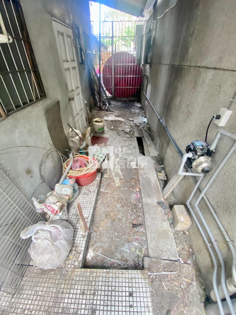 近育仁國小臨10米路三角窗面寬6米店面房屋室內格局與周邊環境