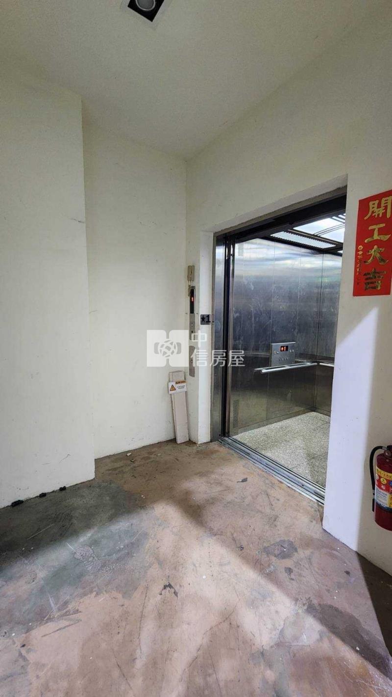 楊梅交流道旁電梯廠房房屋室內格局與周邊環境