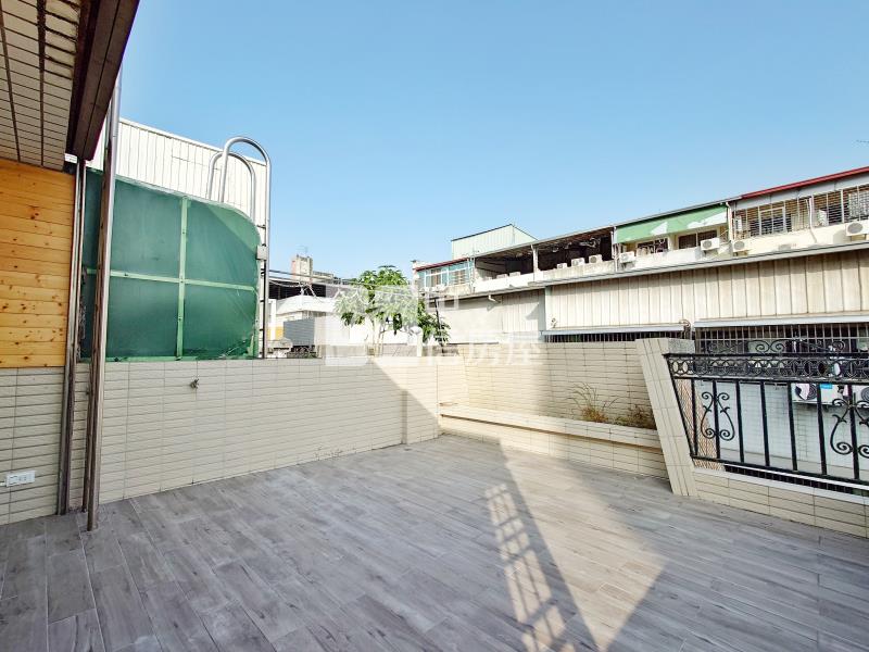 中國醫全新整理美墅房屋室內格局與周邊環境