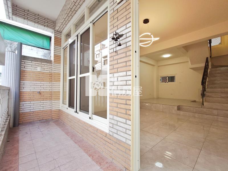 中國醫全新整理美墅房屋室內格局與周邊環境