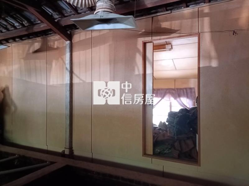 六甲區大丘園段有水電地上權果園地A房屋室內格局與周邊環境
