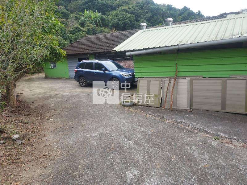 六甲區大丘園段有水電地上權果園地B房屋室內格局與周邊環境