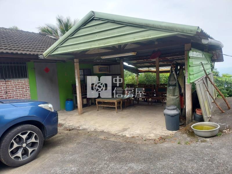 六甲區大丘園段有水電地上權果園地B房屋室內格局與周邊環境