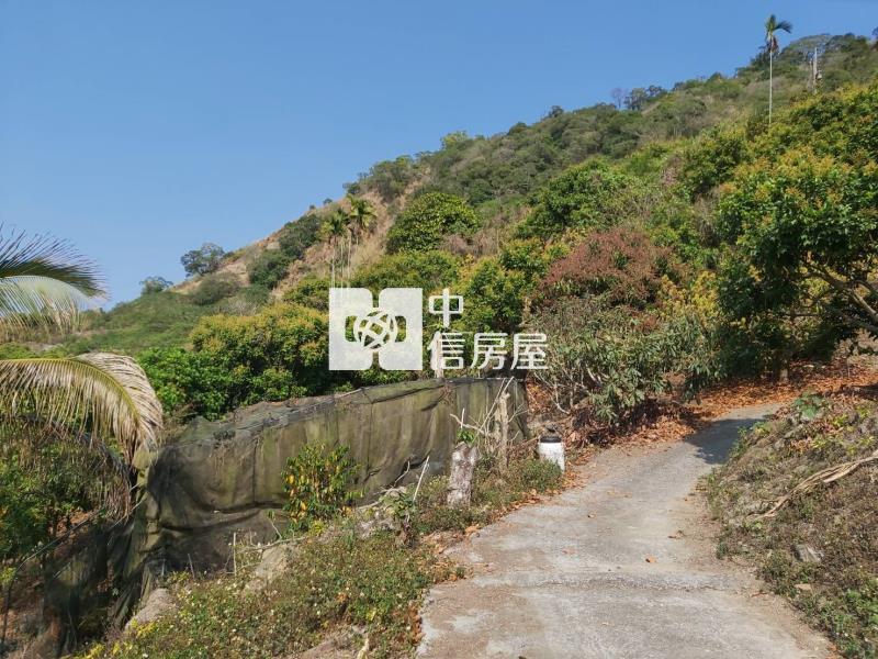 六甲區大丘園段有水電地上權果園地B房屋室內格局與周邊環境