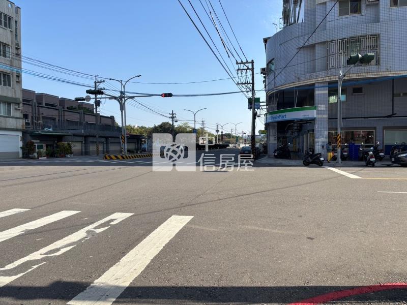 高雄興達港臨20米三角窗優質商業用地房屋室內格局與周邊環境