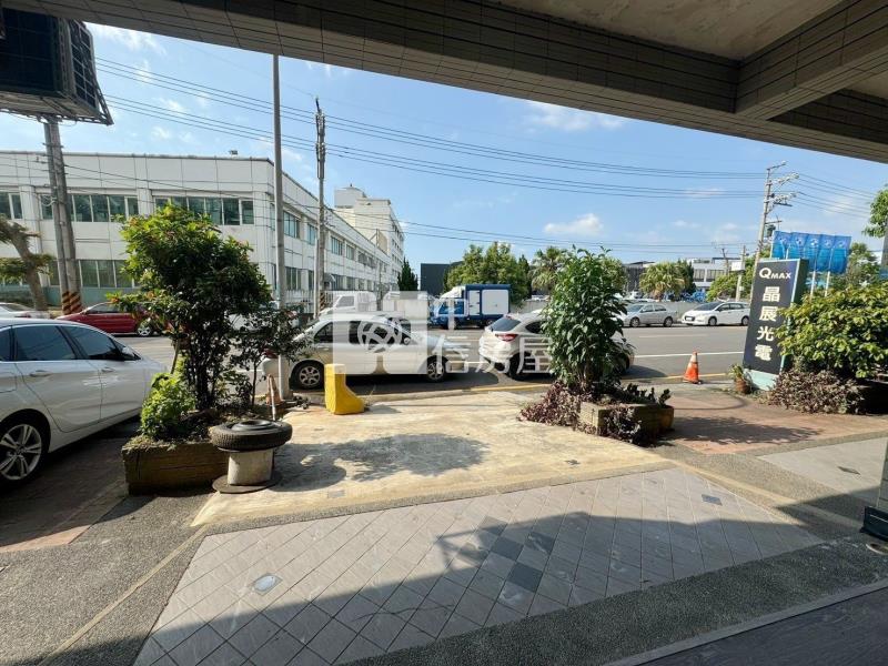 黃金蘋果店面房屋室內格局與周邊環境
