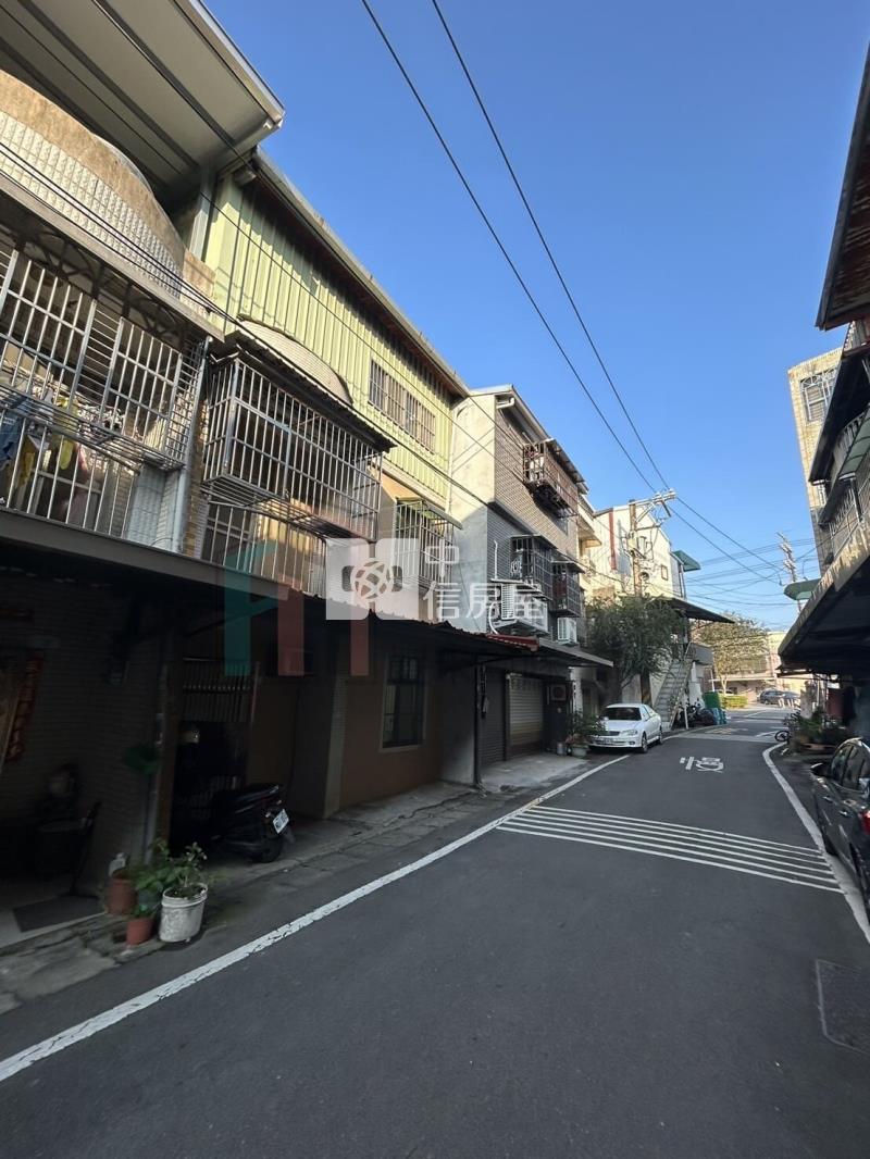 【豐禾】平鎮家樂福旁活巷透天(需整理)房屋室內格局與周邊環境