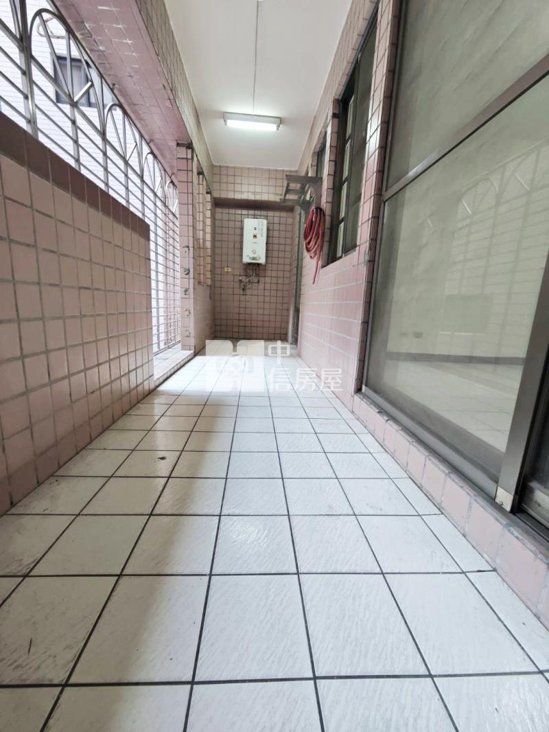 大里x南區市場最低價大三房+機上車位房屋室內格局與周邊環境