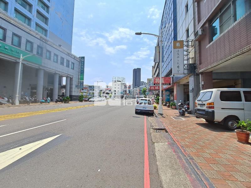 五福國中低公設華廈房屋室內格局與周邊環境