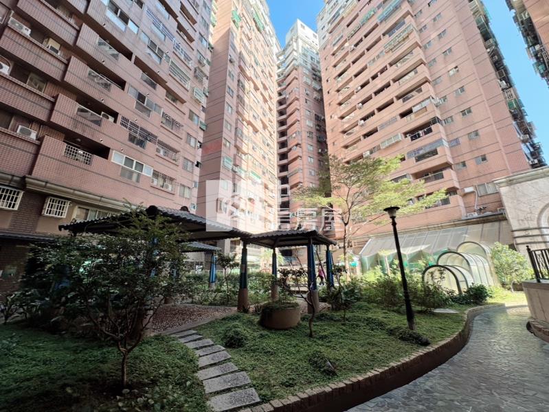 城市經典美景三房車位房屋室內格局與周邊環境