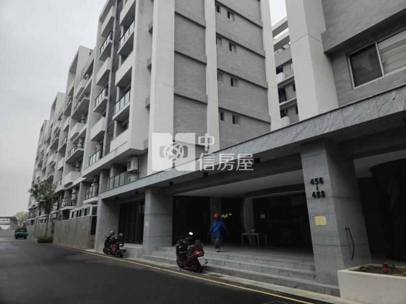 新化區享受雙併大坪數優質管理華廈+2平車房屋室內格局與周邊環境