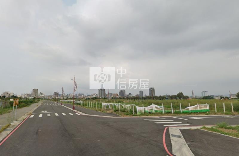 13期楓溪坐北朝南建地房屋室內格局與周邊環境