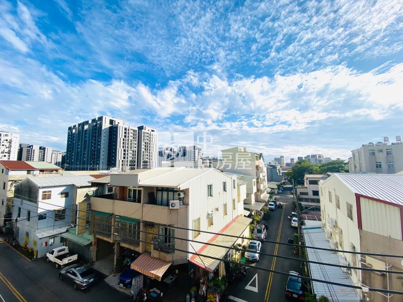 松山街大地坪朝南透店房屋室內格局與周邊環境