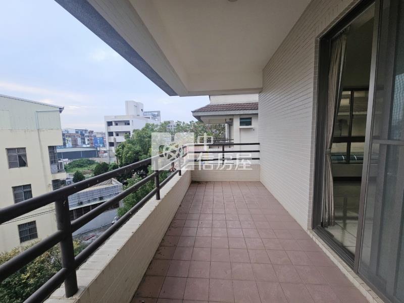 善化夜市旁三面採光雙車墅房屋室內格局與周邊環境