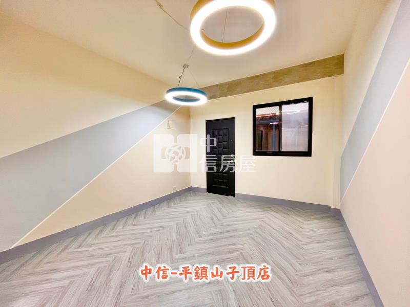 南勢重劃區稀有一樓美三房+前院停車房屋室內格局與周邊環境