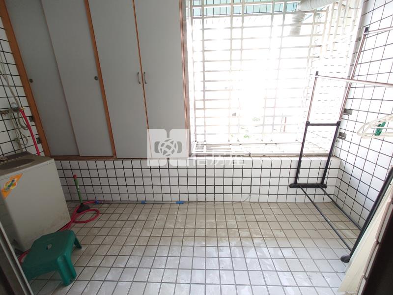 水湳市場1-3樓金店面(專任)房屋室內格局與周邊環境