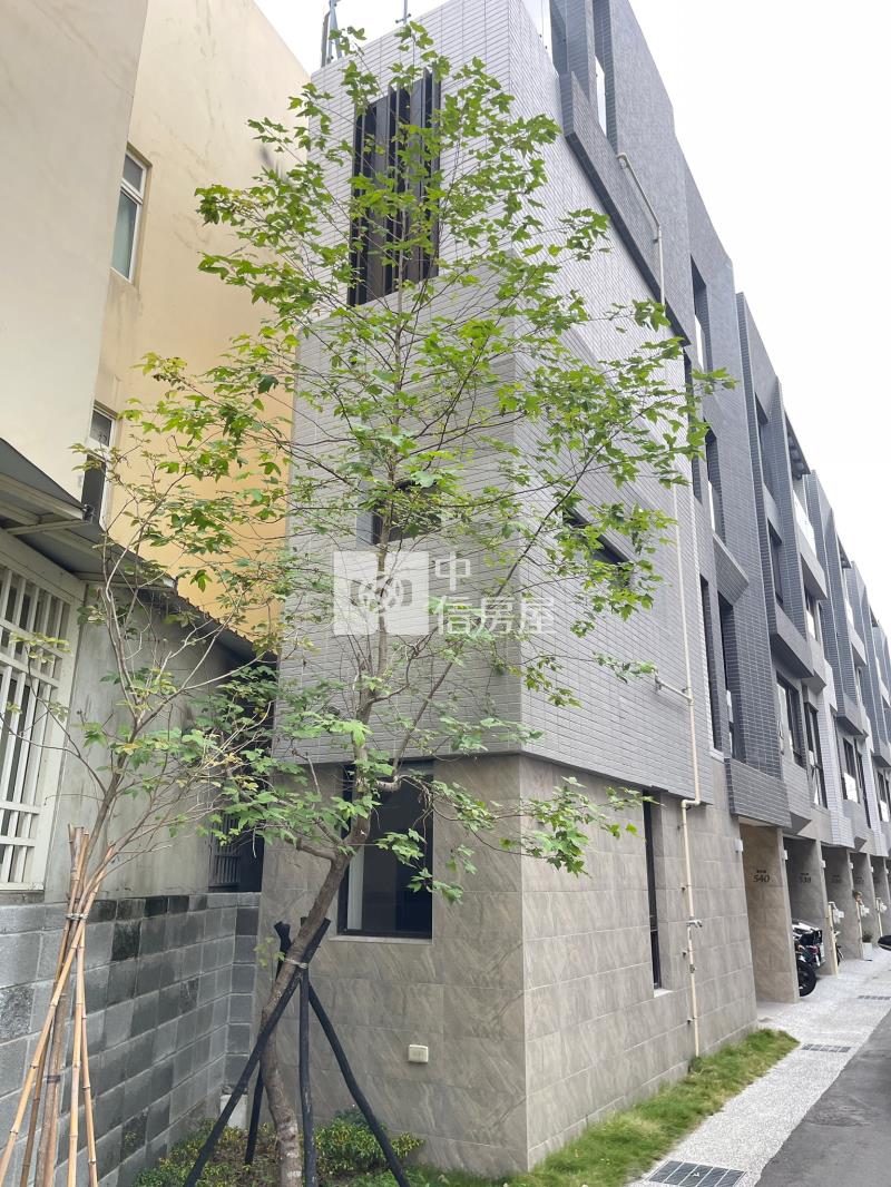 棒球場旁全新美墅房屋室內格局與周邊環境