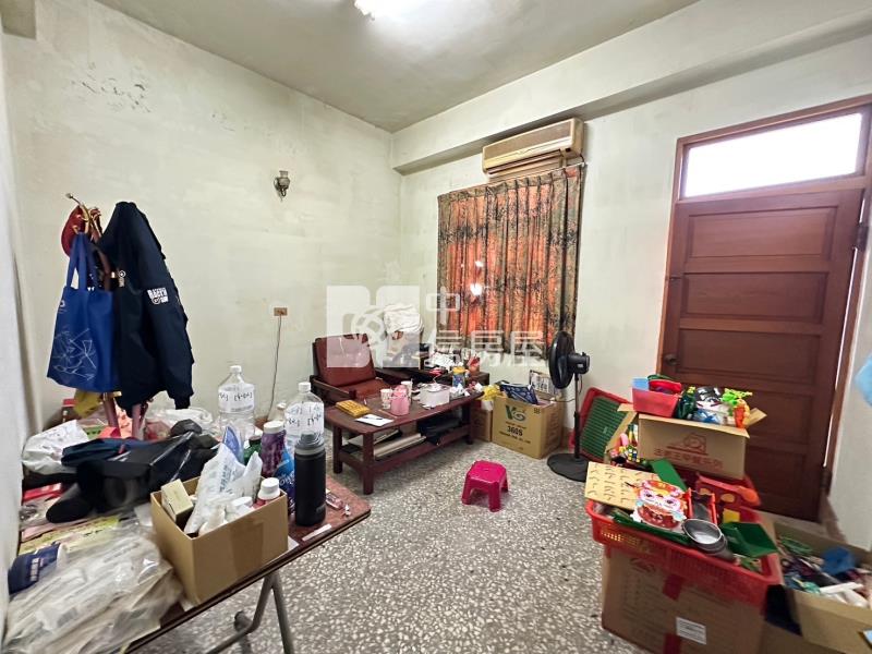 民雄市場金店面房屋室內格局與周邊環境