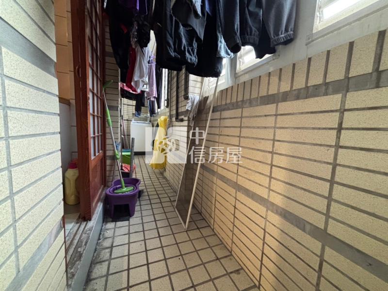 百年大鎮雙拼收租美別墅+3車位房屋室內格局與周邊環境